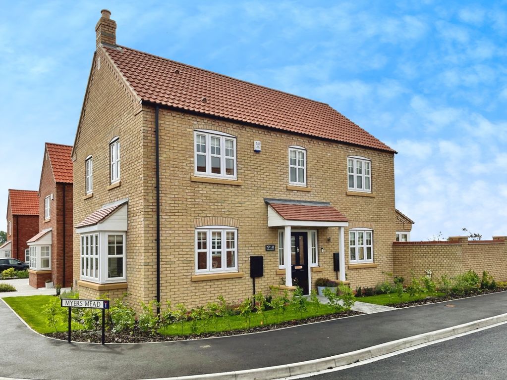 Property photo 2 of 38 4242814