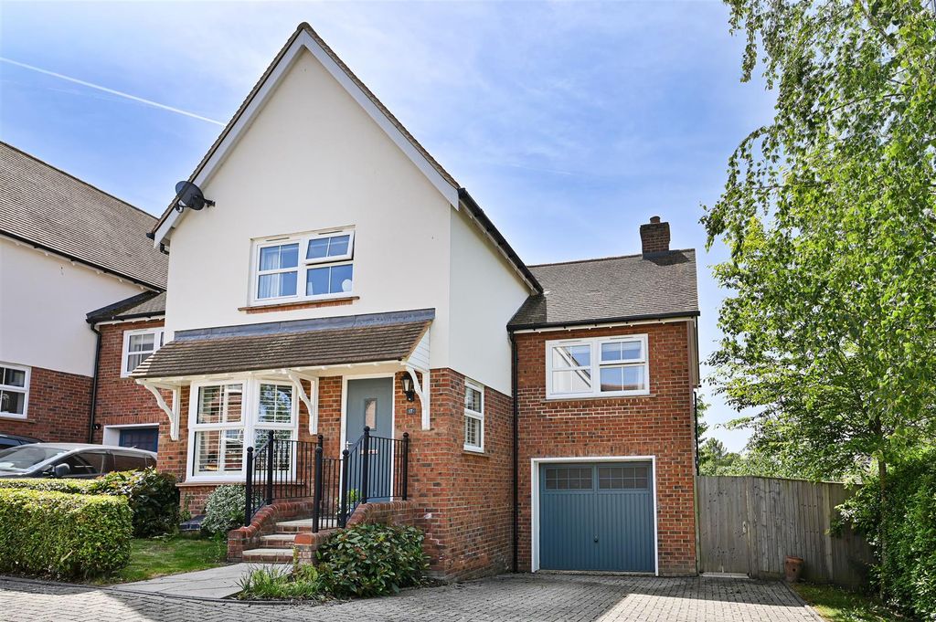 Property photo 1 of 18 17 Probyn Close-11.Jpg