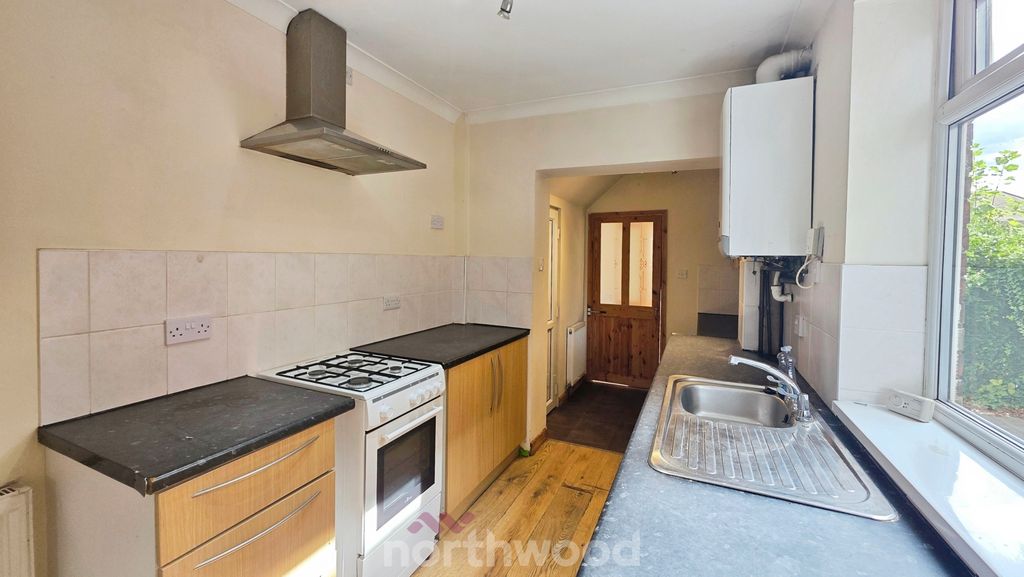 Property photo 2 of 17