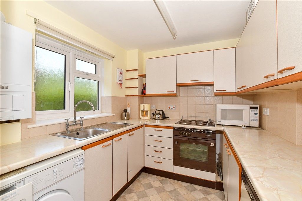 Property photo 2 of 8 Kitchen