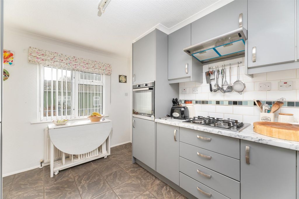 Property photo 3 of 20 Dining Space