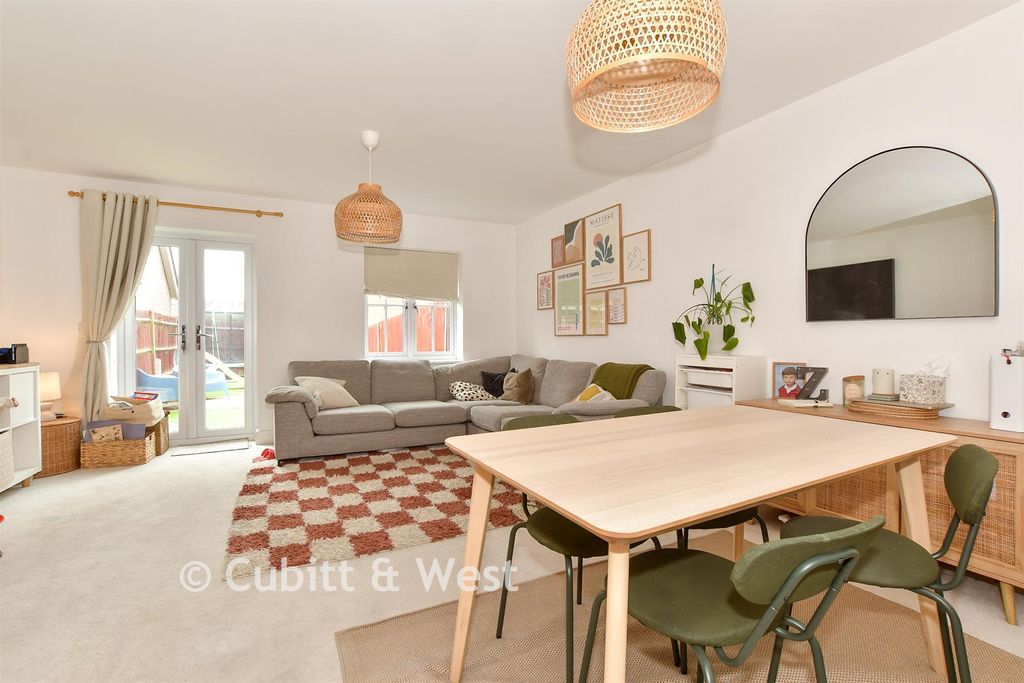 Property photo 2 of 12 Lounge/Dining Room