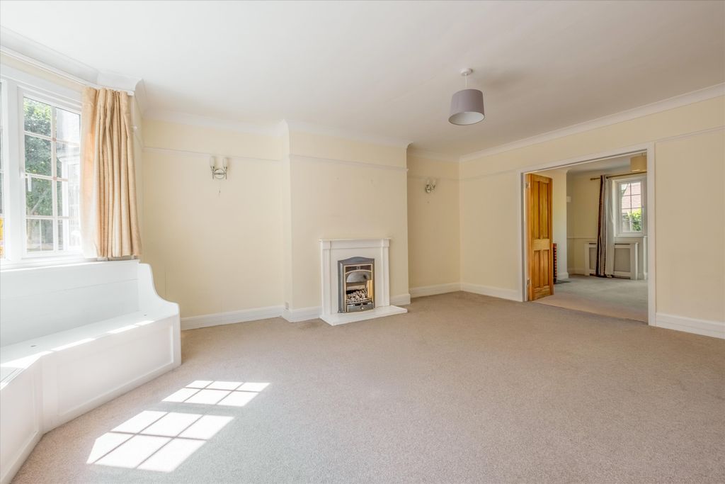 Property photo 3 of 24 Image