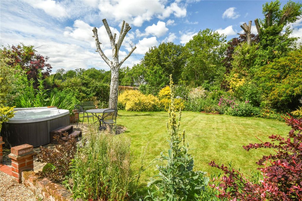 Property photo 2 of 23 Garden