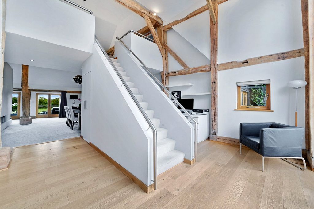 Property photo 2 of 29 Entrance