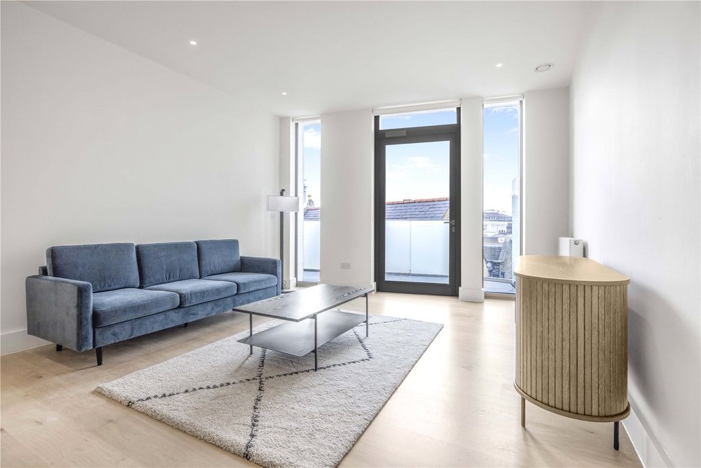 Property photo 1 of 20 Reception Room