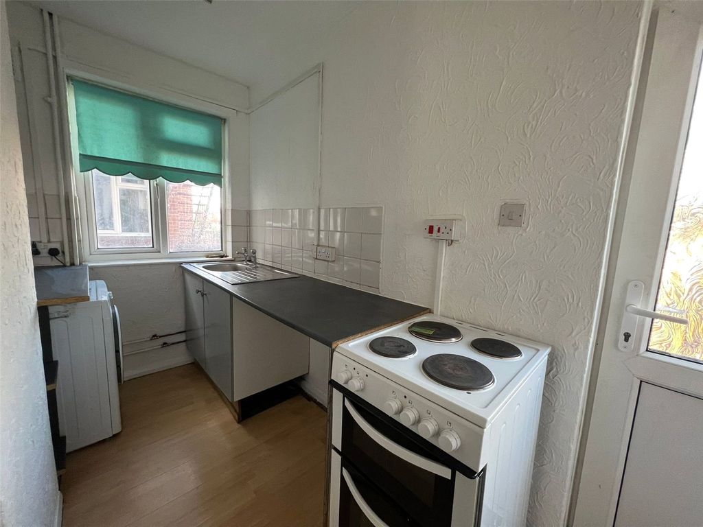 Property photo 3 of 11 Picture No. 15