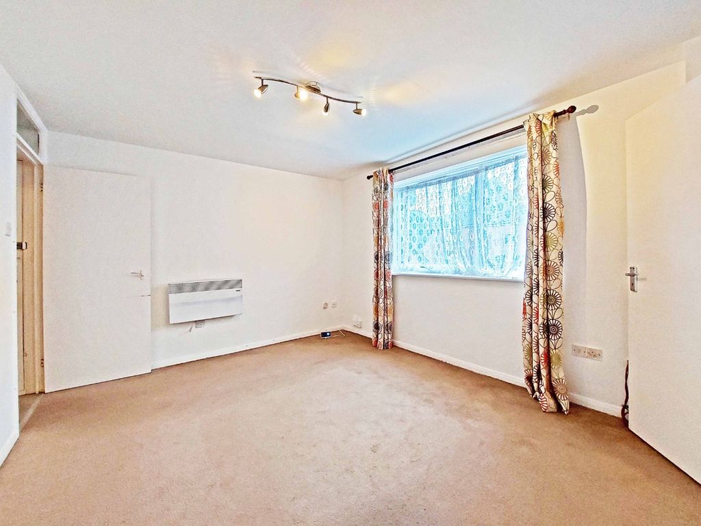Property photo 3 of 8 5264113