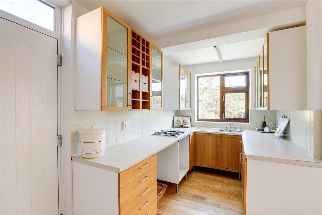 Property photo 3 of 20 6000.Jpg