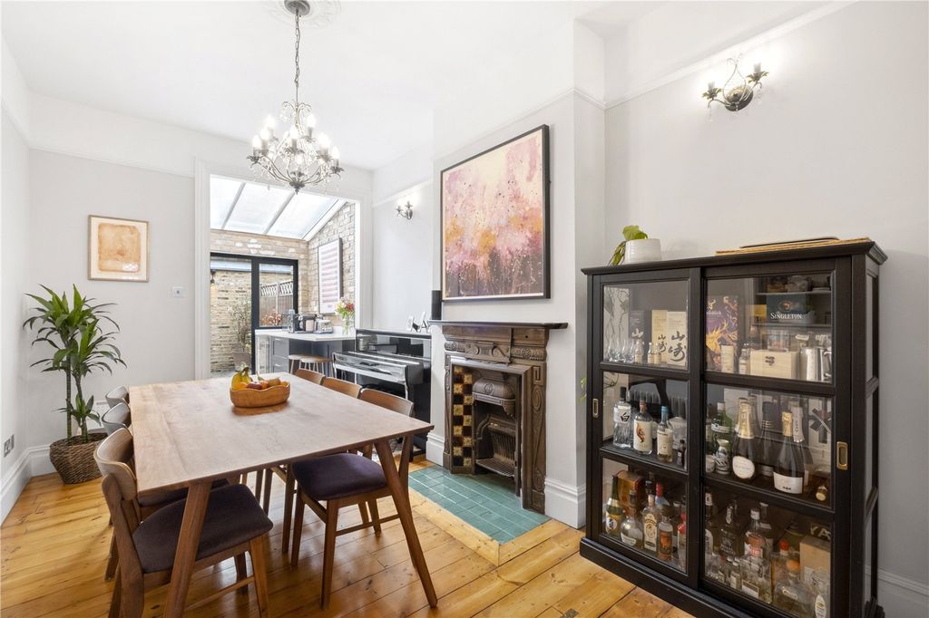 Property photo 3 of 18 Dining Room