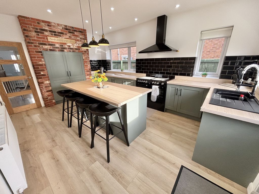 Property photo 2 of 29