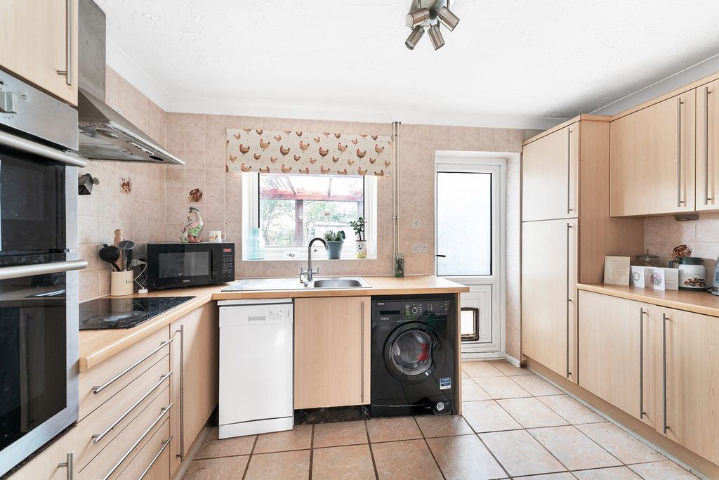 Property photo 3 of 6