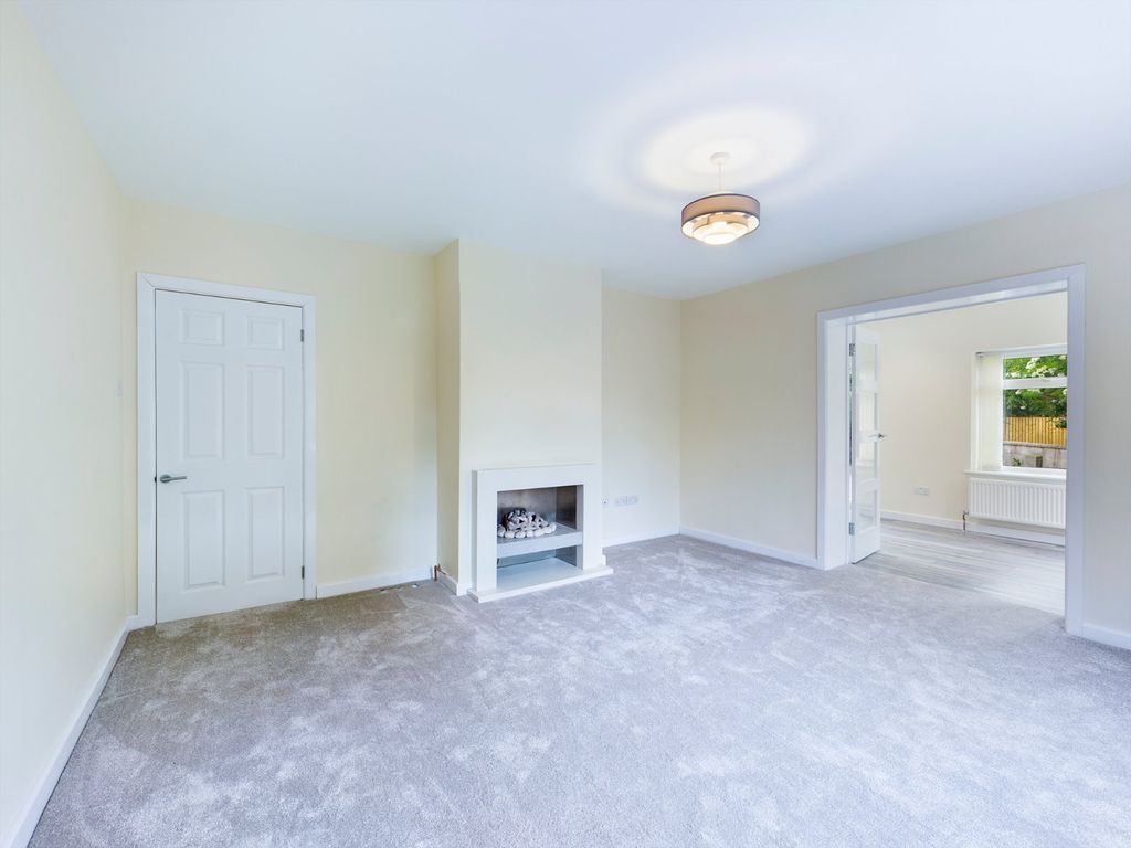 Property photo 2 of 11 Living Room