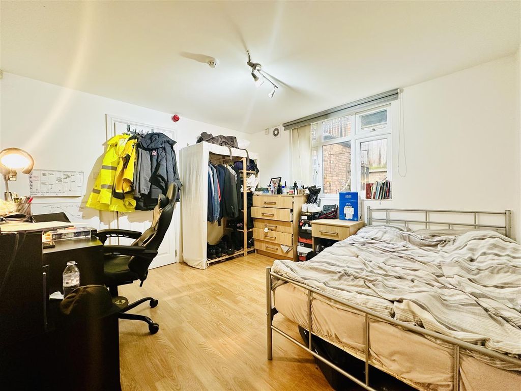 Property photo 3 of 8 Image00004.Jpeg