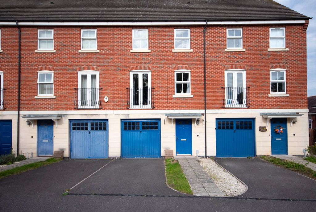 Property photo 1 of 20 Front