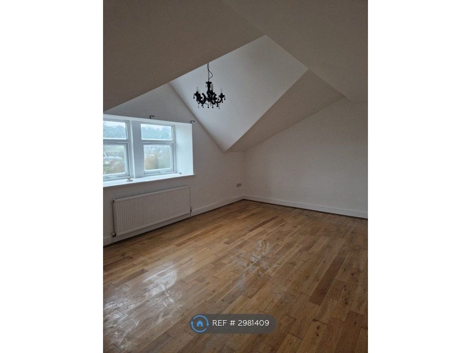 Property photo 1 of 10 Bedroom 1