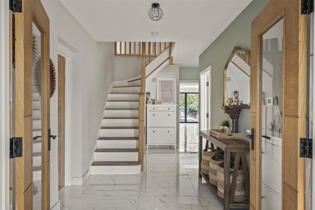 Property photo 2 of 38 Dsc00833.Jpg