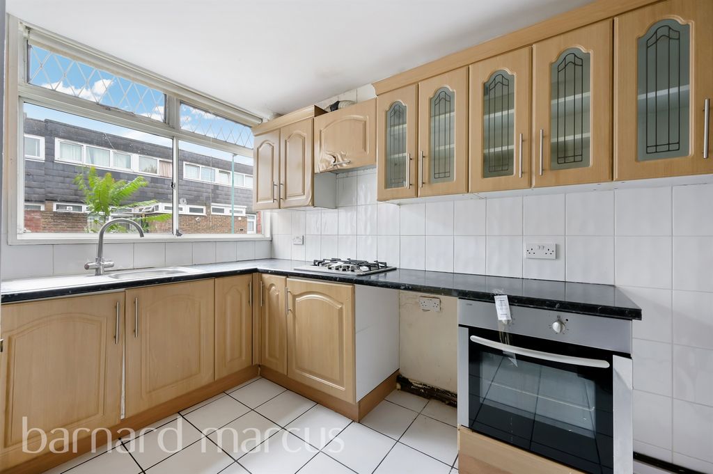 Property photo 3 of 5