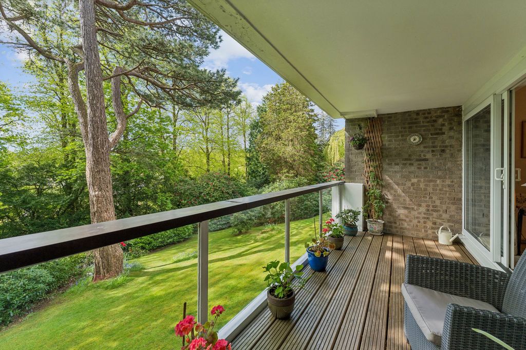 Property photo 2 of 39