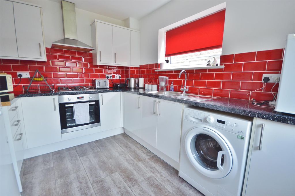 Property photo 3 of 15 Kitchen