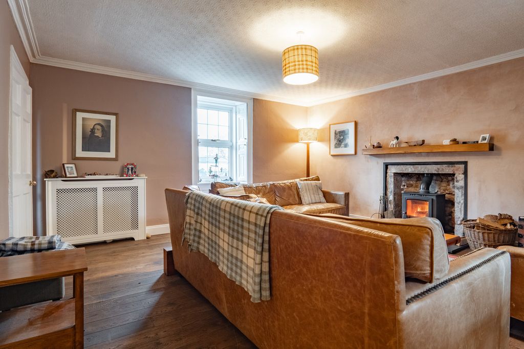 Property photo 3 of 47