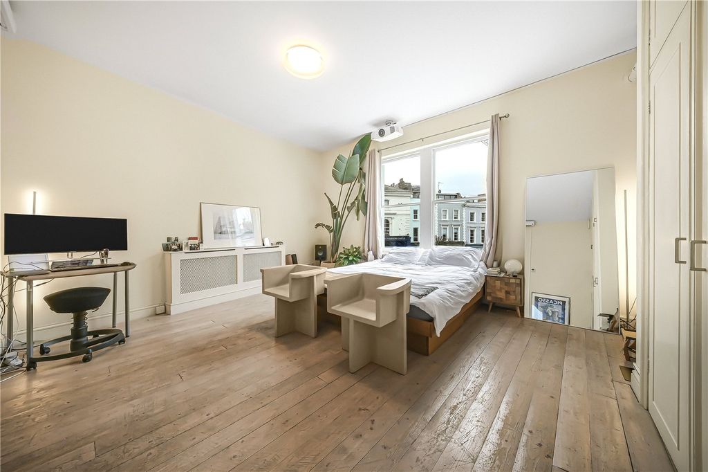 Property photo 3 of 11 Studio