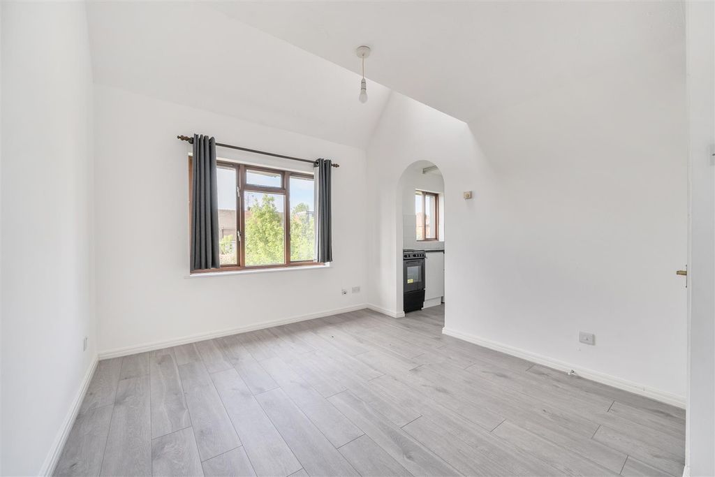 Property photo 2 of 12 1458860-7-6A02Eeab834d7.Jpg