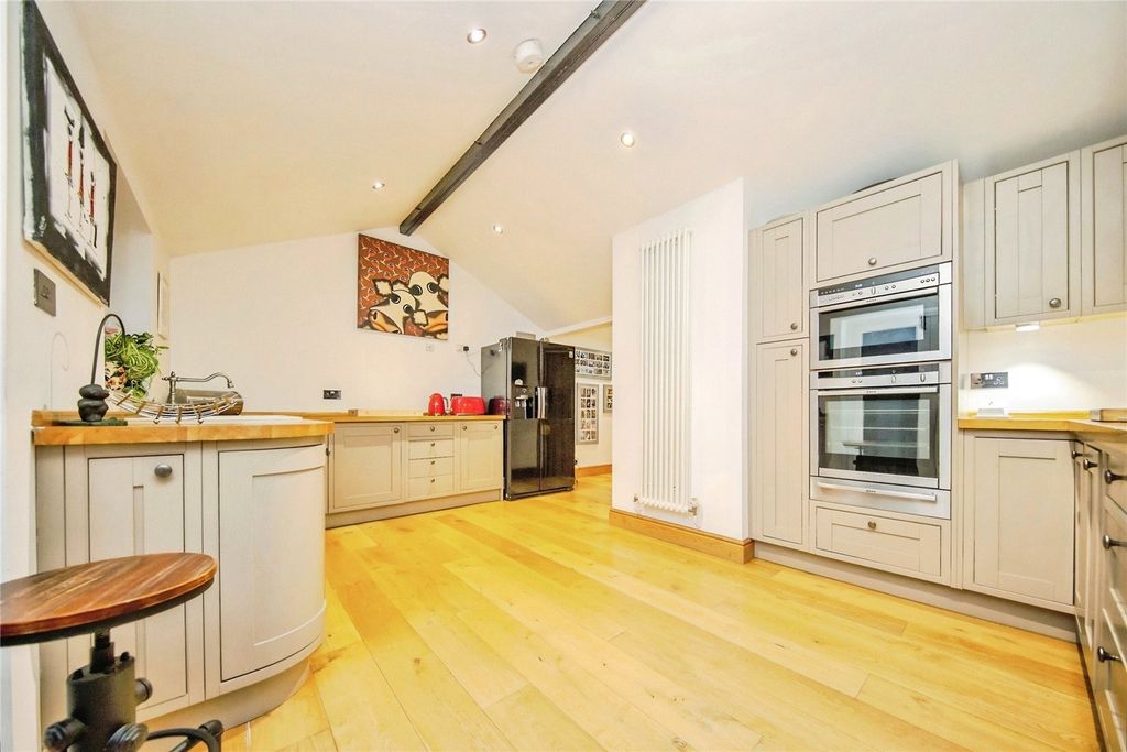 Property photo 2 of 27 Picture No. 41