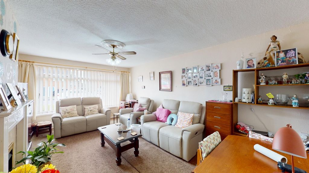 Property photo 3 of 15 4130306