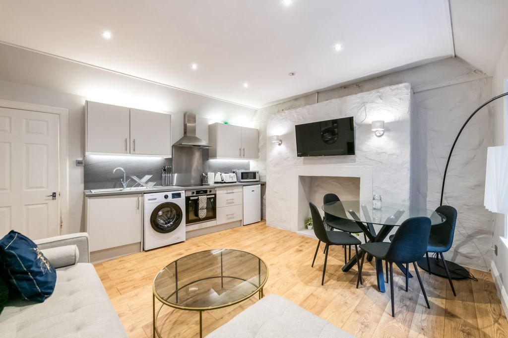 Additional image 5 of 2 bed flat for saleThe Cross, Crieff PH7