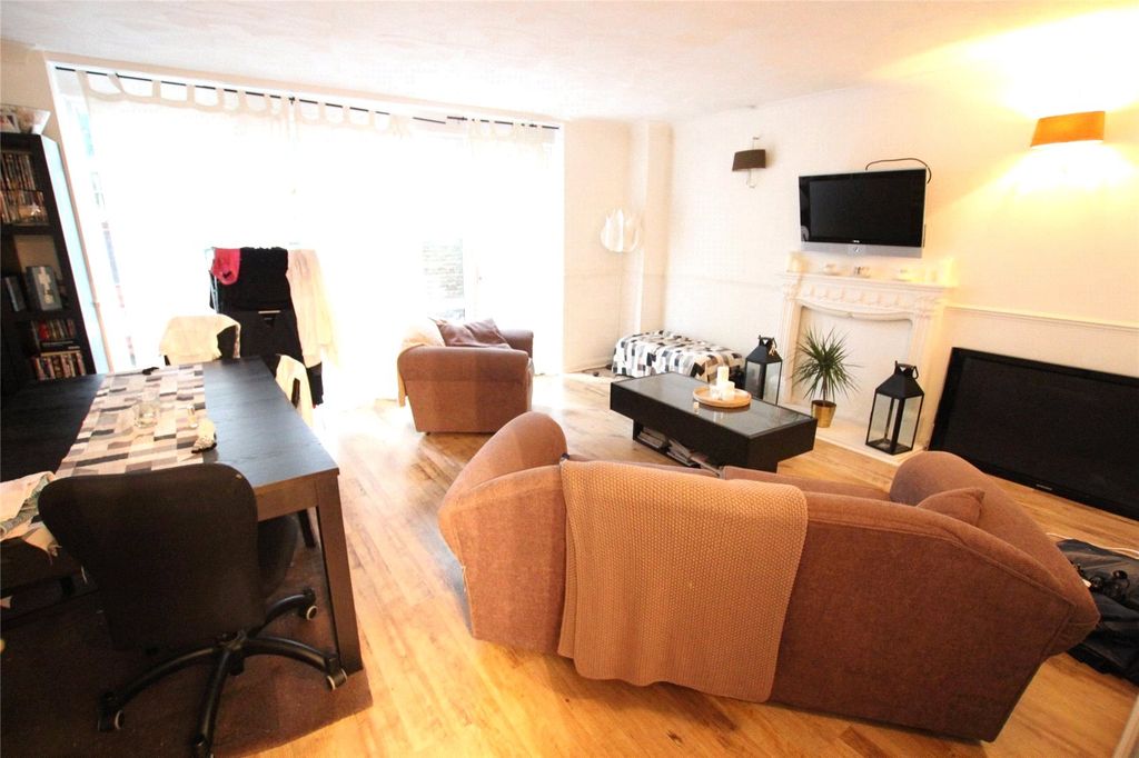 Property photo 3 of 8 Picture No. 04