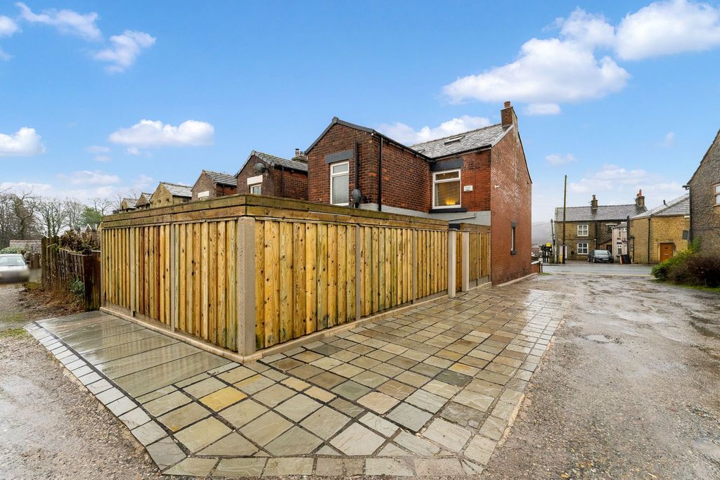 Property photo 3 of 39 Photograph 39