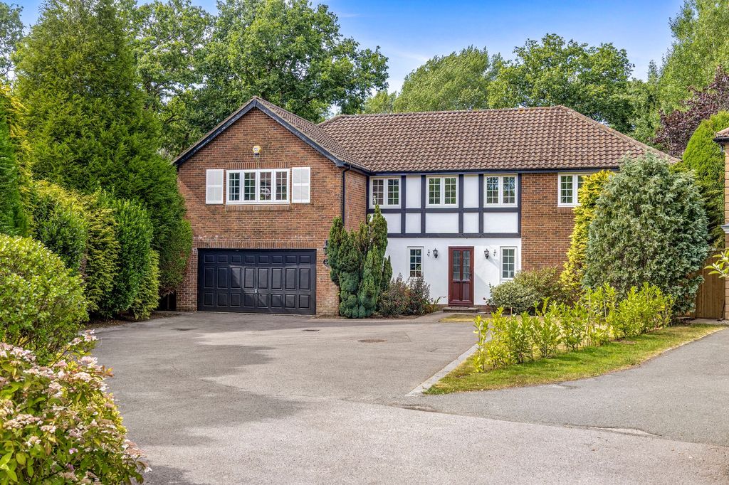 Property photo 1 of 32