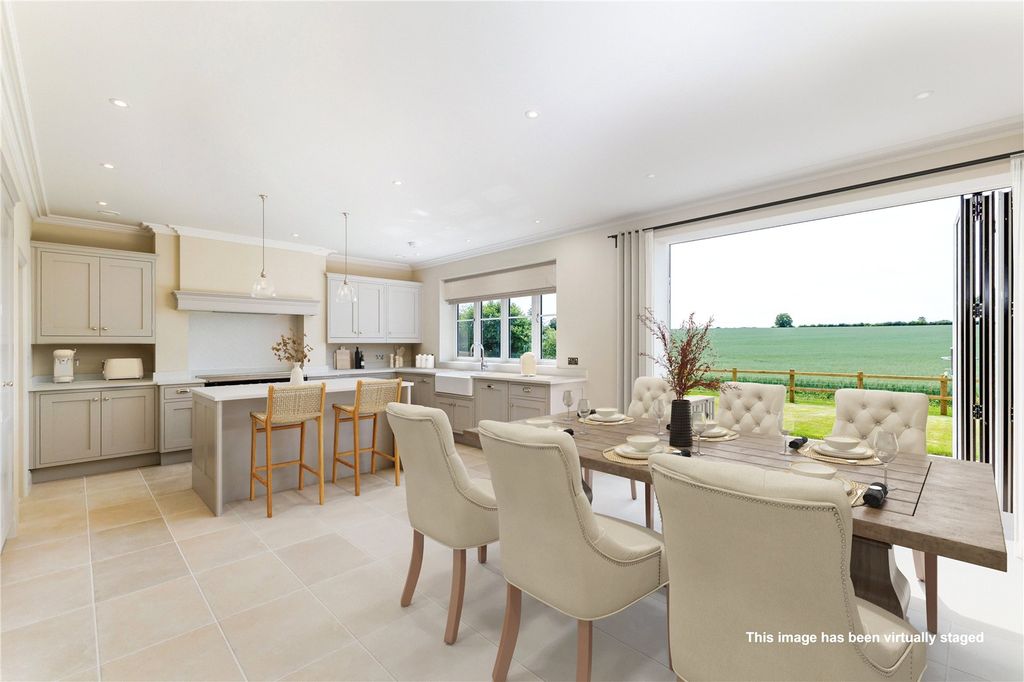 Property photo 3 of 18 Dunwood House