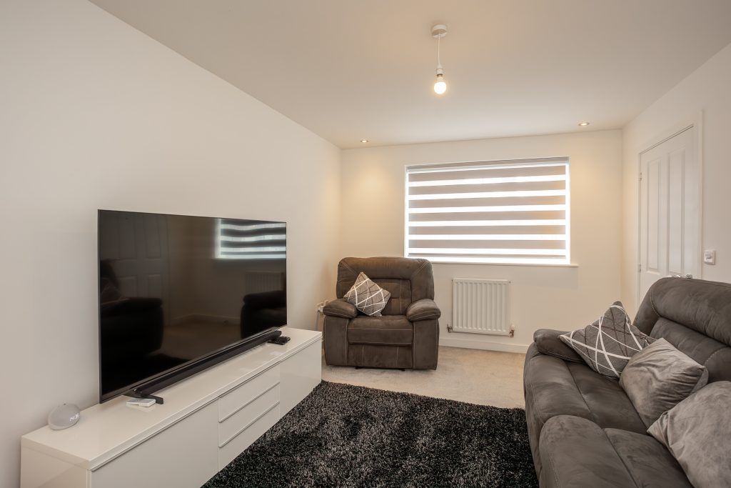 Property photo 3 of 33