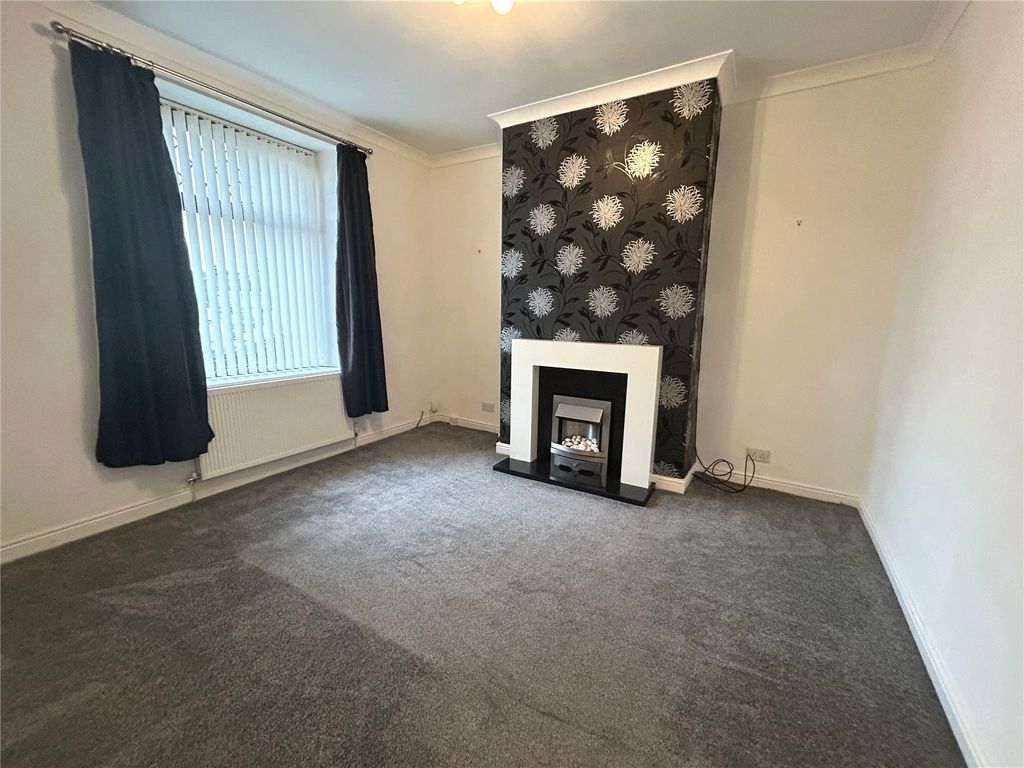 Property photo 2 of 14 Living Room