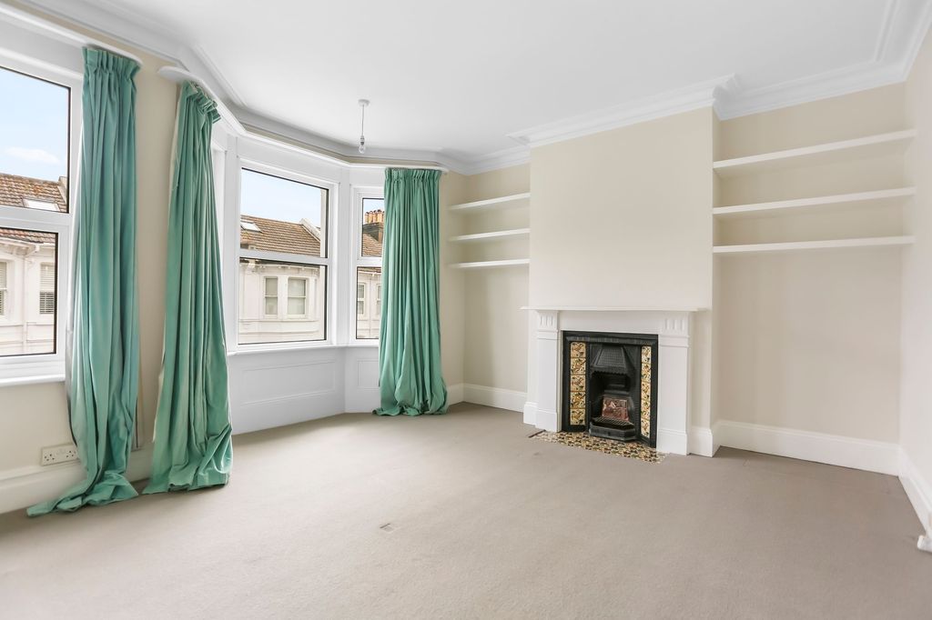 Property photo 3 of 19