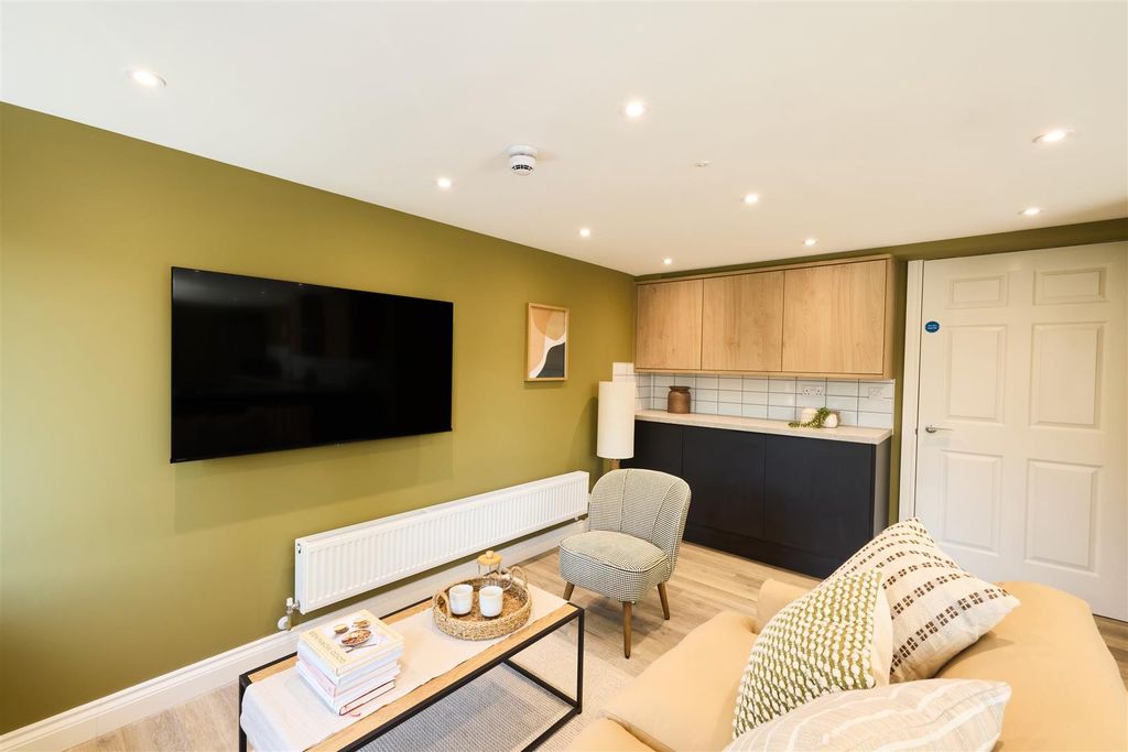 Property photo 1 of 41 Student Flats - Exeter_1173.Jpg