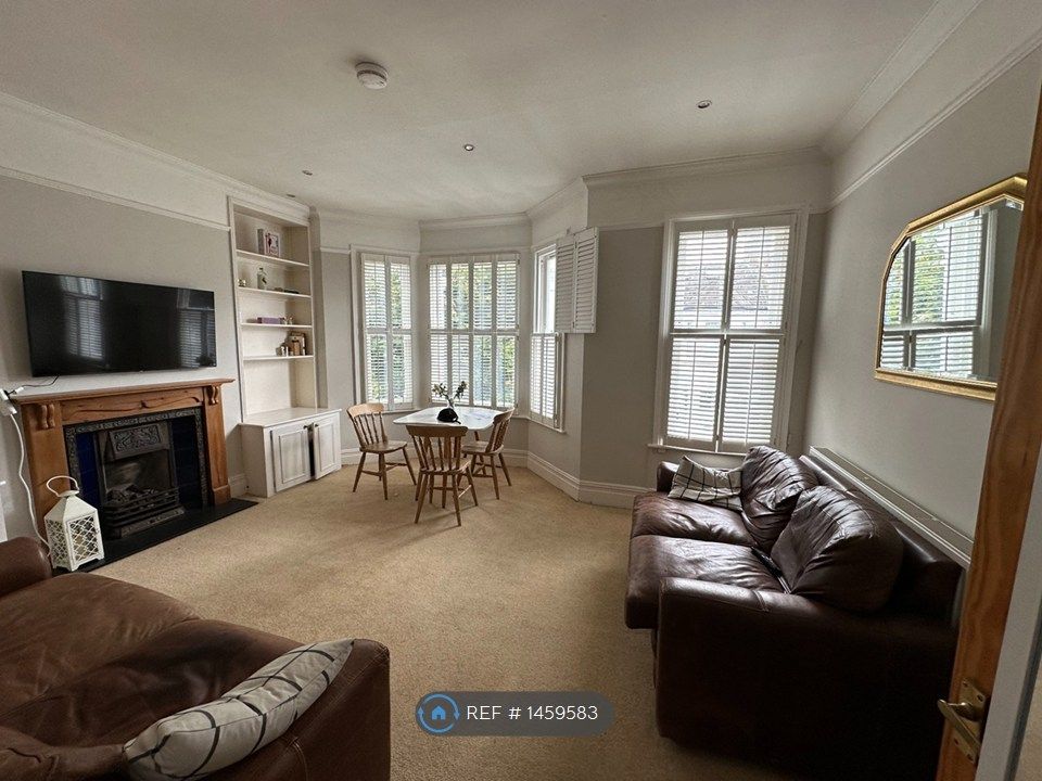 Property photo 1 of 30 Sitting Room