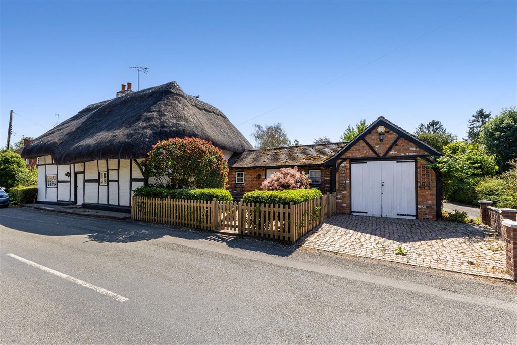 Property photo 1 of 15 Daventry Cottage