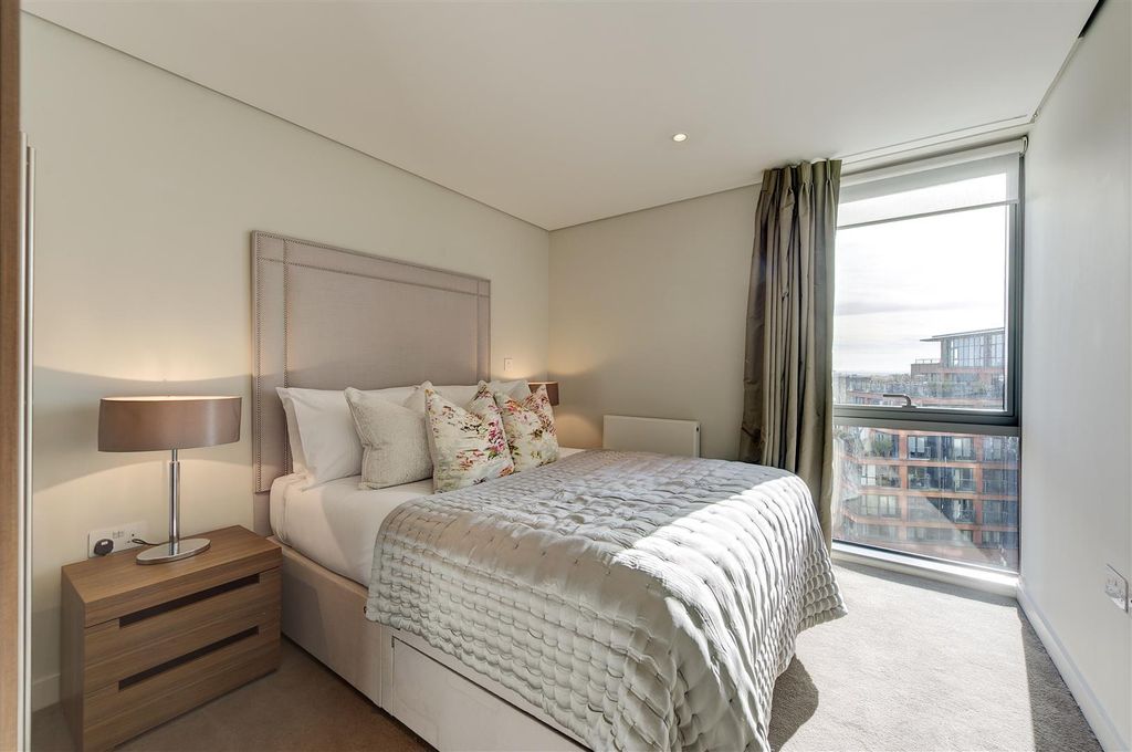 Property photo 2 of 14 Flat 909 4B Merchant Square 362397 Bed2_Rgb.Jpg