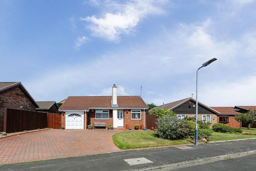 Property photo 1 of 19 External