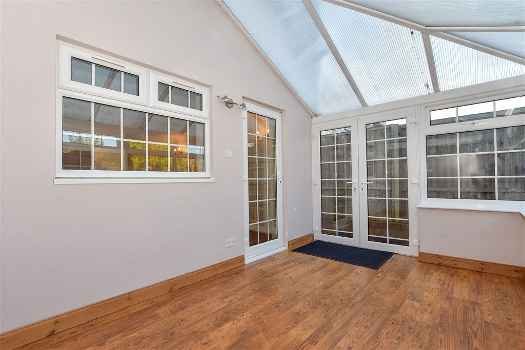 Property photo 2 of 18 Conservatory