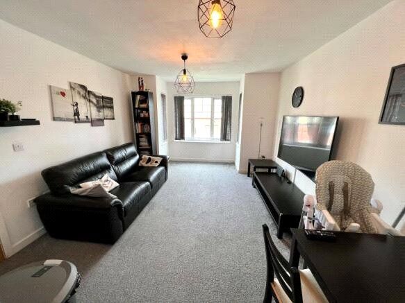 Property photo 3 of 7 Lounge