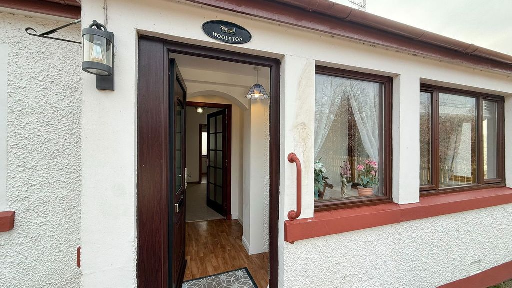 Property photo 2 of 26