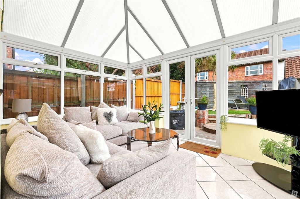 Property photo 3 of 26 Conservatory