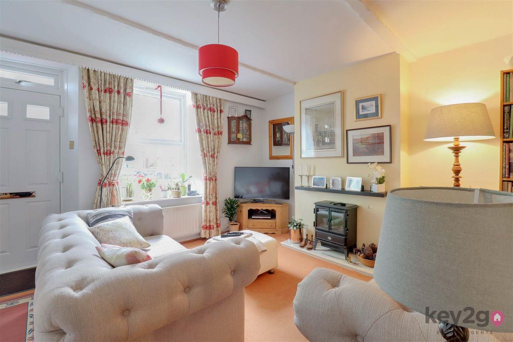Property photo 2 of 28 6 Chapel Street.Jpg