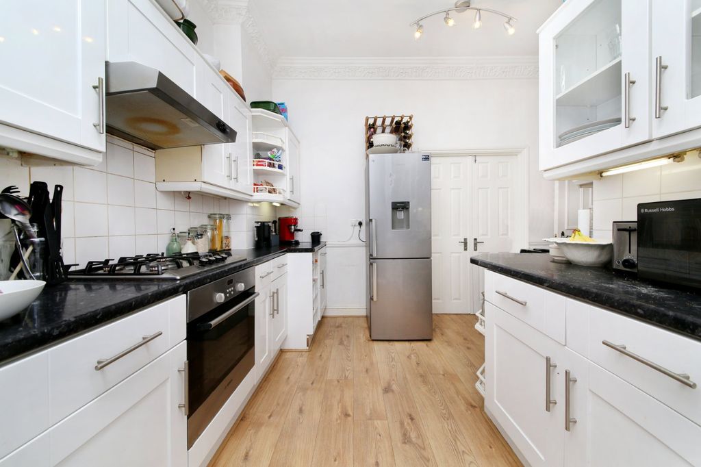 Property photo 3 of 22