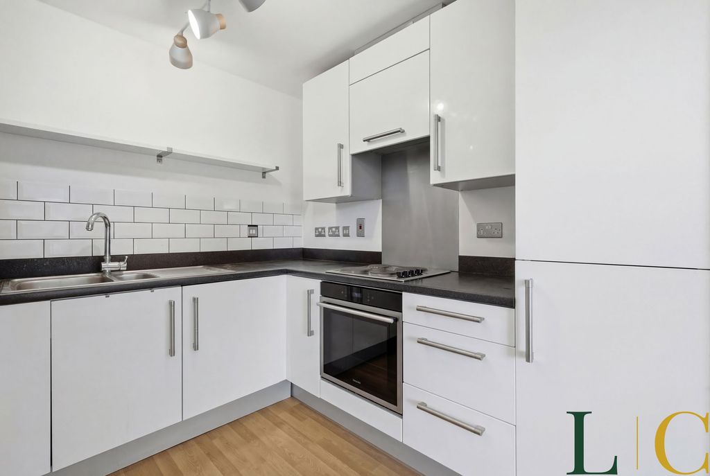 Property photo 3 of 18