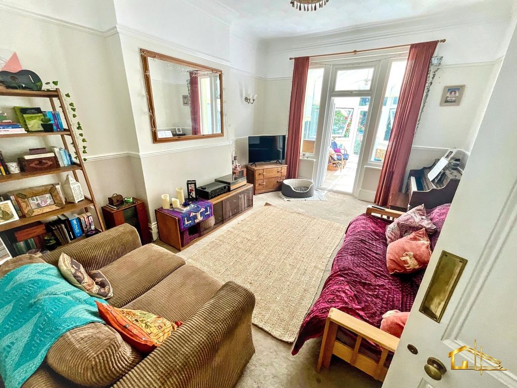Property photo 3 of 19